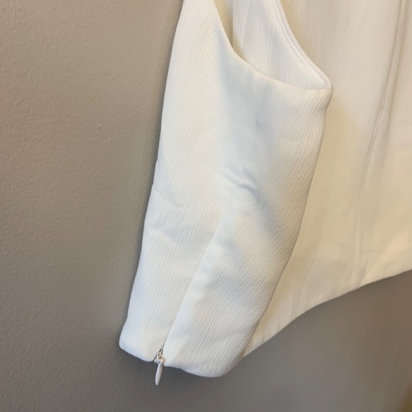 Luna white V-neck tank top - Picture 3 of 3